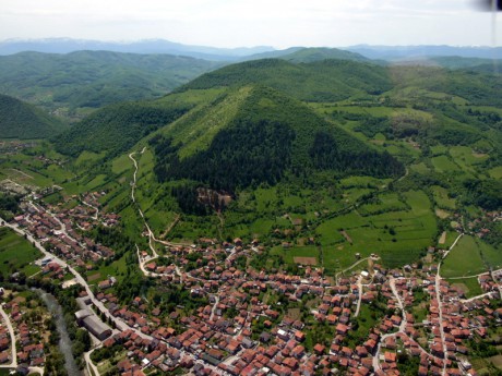Bosenská pyramida Slunce let