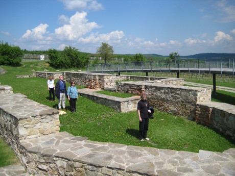 H Stein - základy kostela