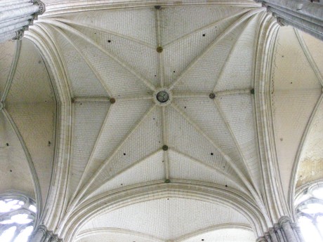 Sklenutí symbolizuje propojení čtyř prvků