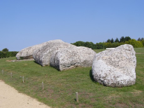 Le Grand Menhir brise
