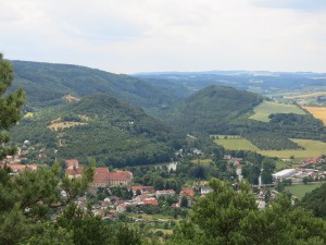 img_3085-kvetnice---predklasteri.jpg